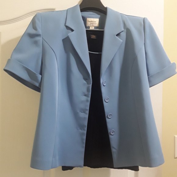 Blue short sleeve jacket, matching skirt and tank top, size 8P - Picture 3 of 3